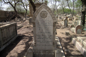 Jewish-Graveyard_06