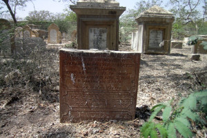 Jewish-Graveyard_09